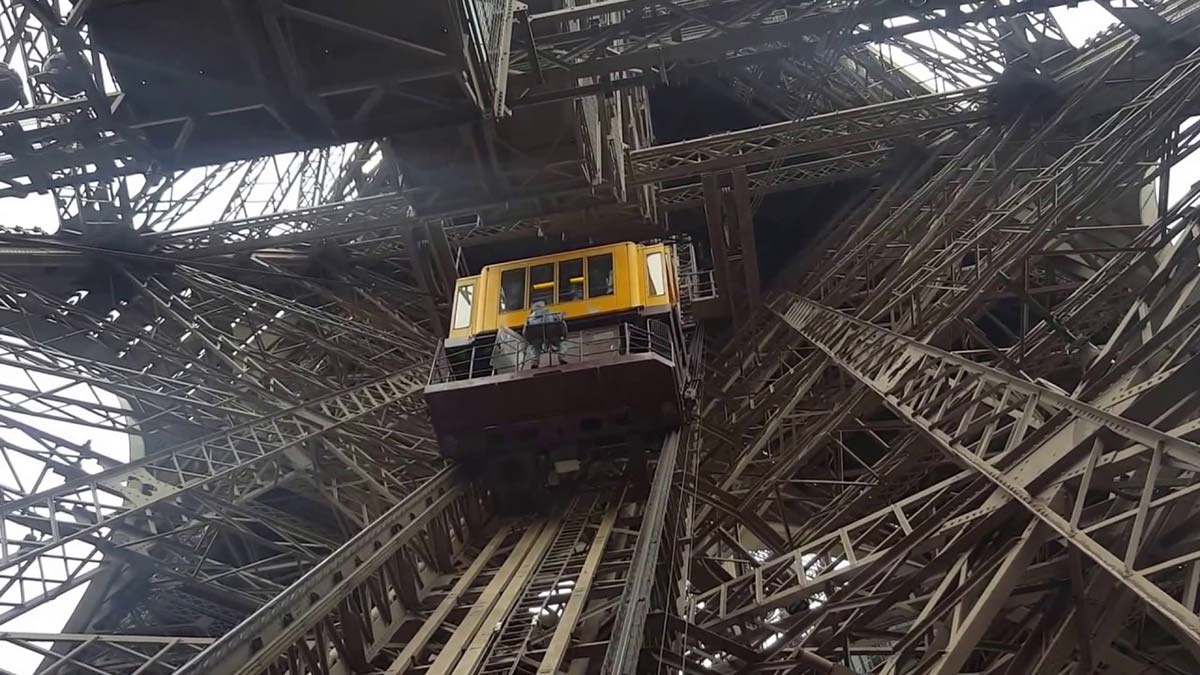 آسانسور برج ایفل فرانسه 