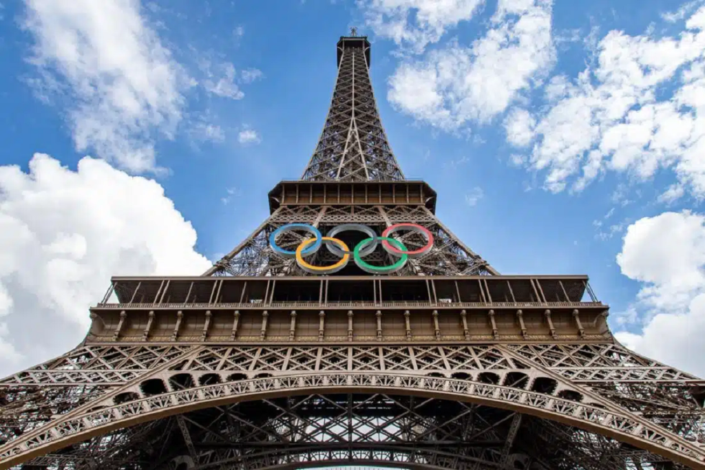 Preparation of the Eiffel Tower elevators for the 2024 Olympic Games in Paris 6 آسانسورهای برج ایفل