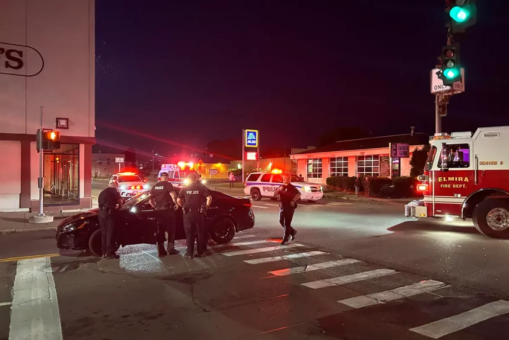 Fire in the elevator of Elcore Nursing Center in New York 9 آتش سوزی در آسانسور مرکز پرستاری Elcore