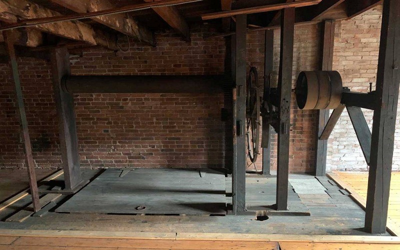 ریشه‌های تاریخی