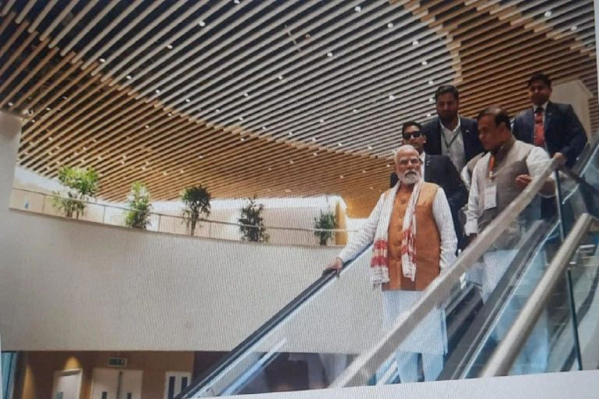 نصب پله برقی TKE هند در فرودگاه گواهاتی